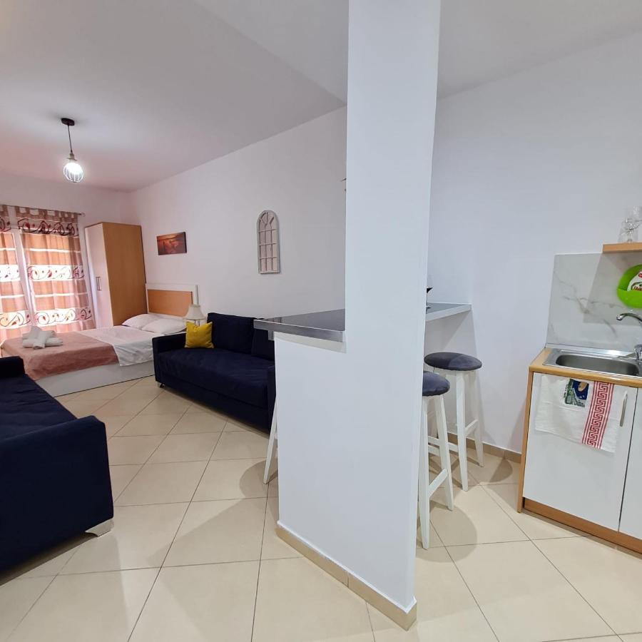 Studio By The Beach - Vlorë 외부 사진