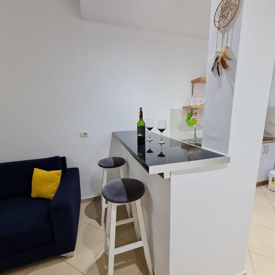 Studio By The Beach - Vlorë 외부 사진