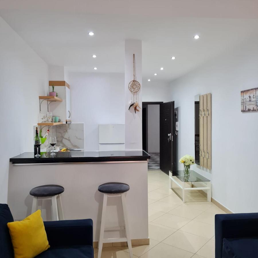 Studio By The Beach - Vlorë 외부 사진