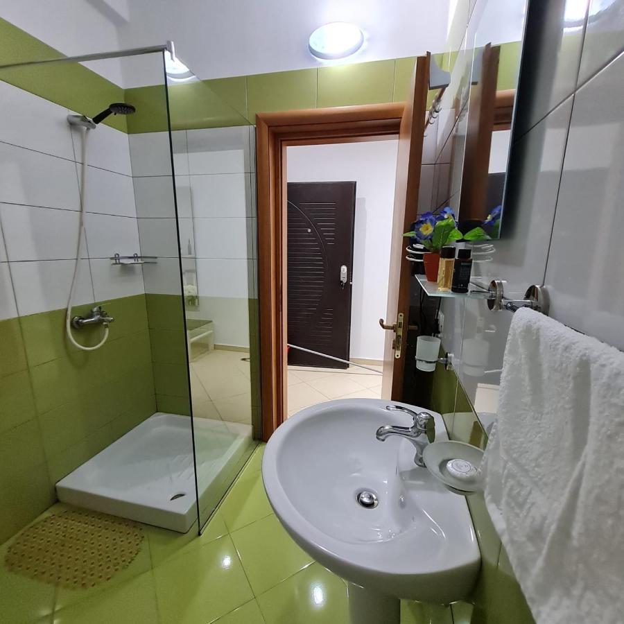 Studio By The Beach - Vlorë 외부 사진